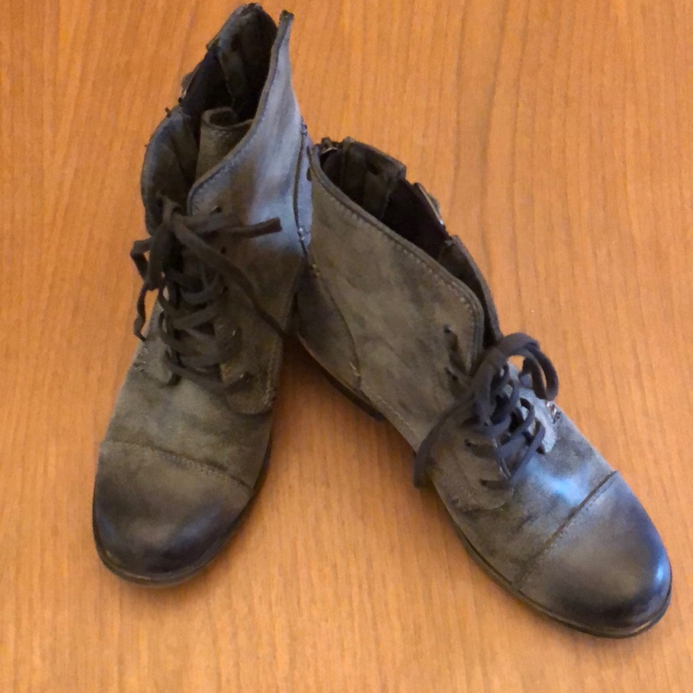 Roxy Boots